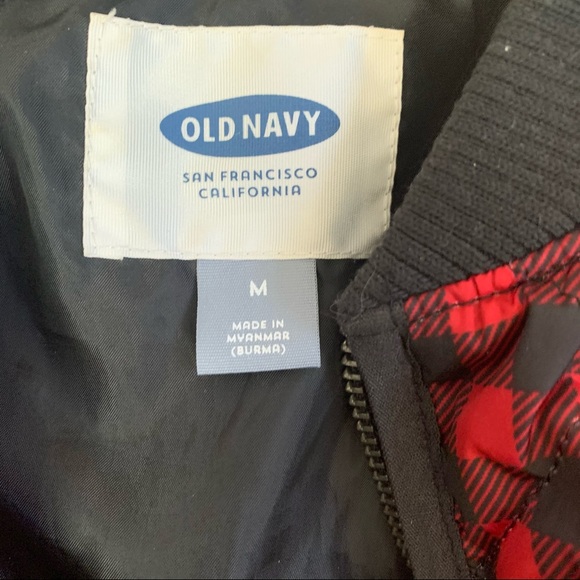 Red and black gingham puffer vest medium - Picture 3 of 4